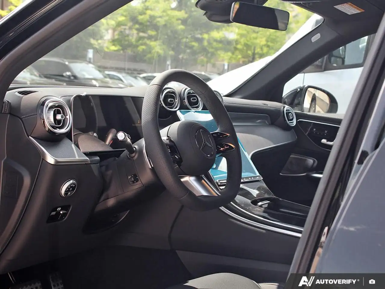 Mercedes-Benz GLC - Image 13