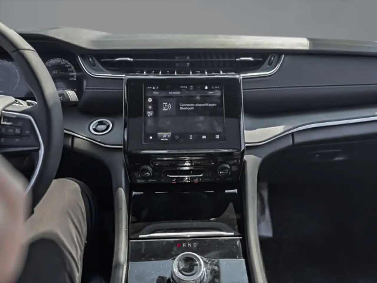 Jeep Grand Cherokee - Image 14
