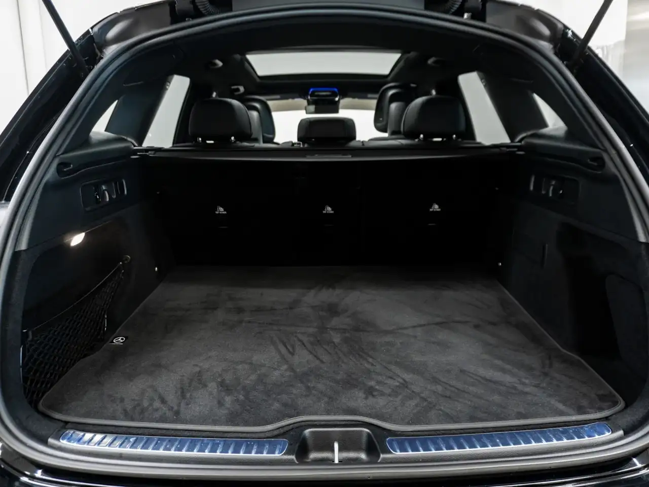 Mercedes-Benz GLC - Image 32