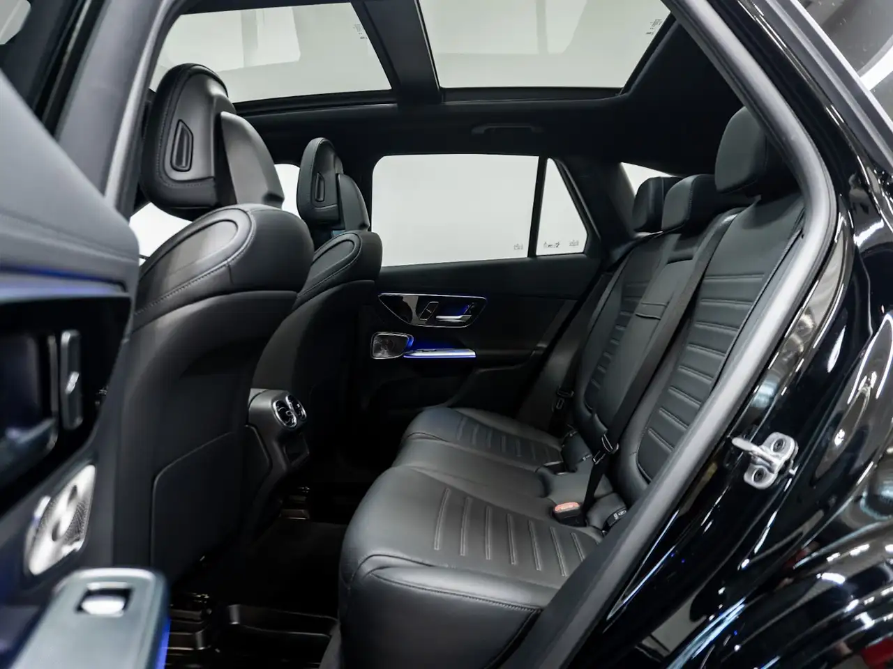Mercedes-Benz GLC - Image 22