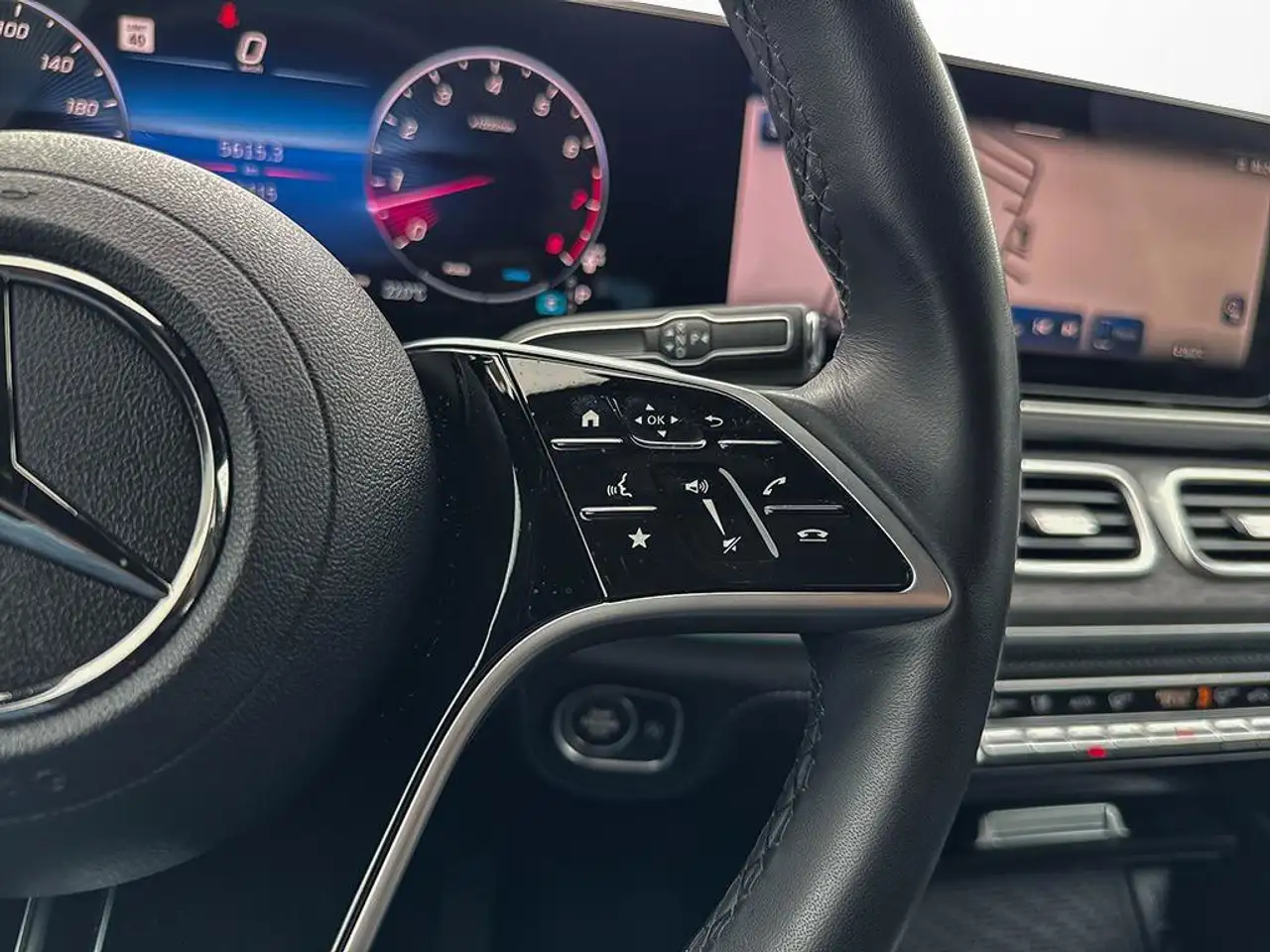 Mercedes-Benz GLE - Image 20