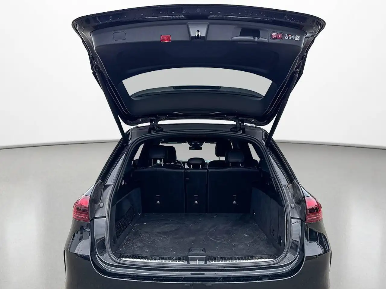 Mercedes-Benz GLE - Image 16
