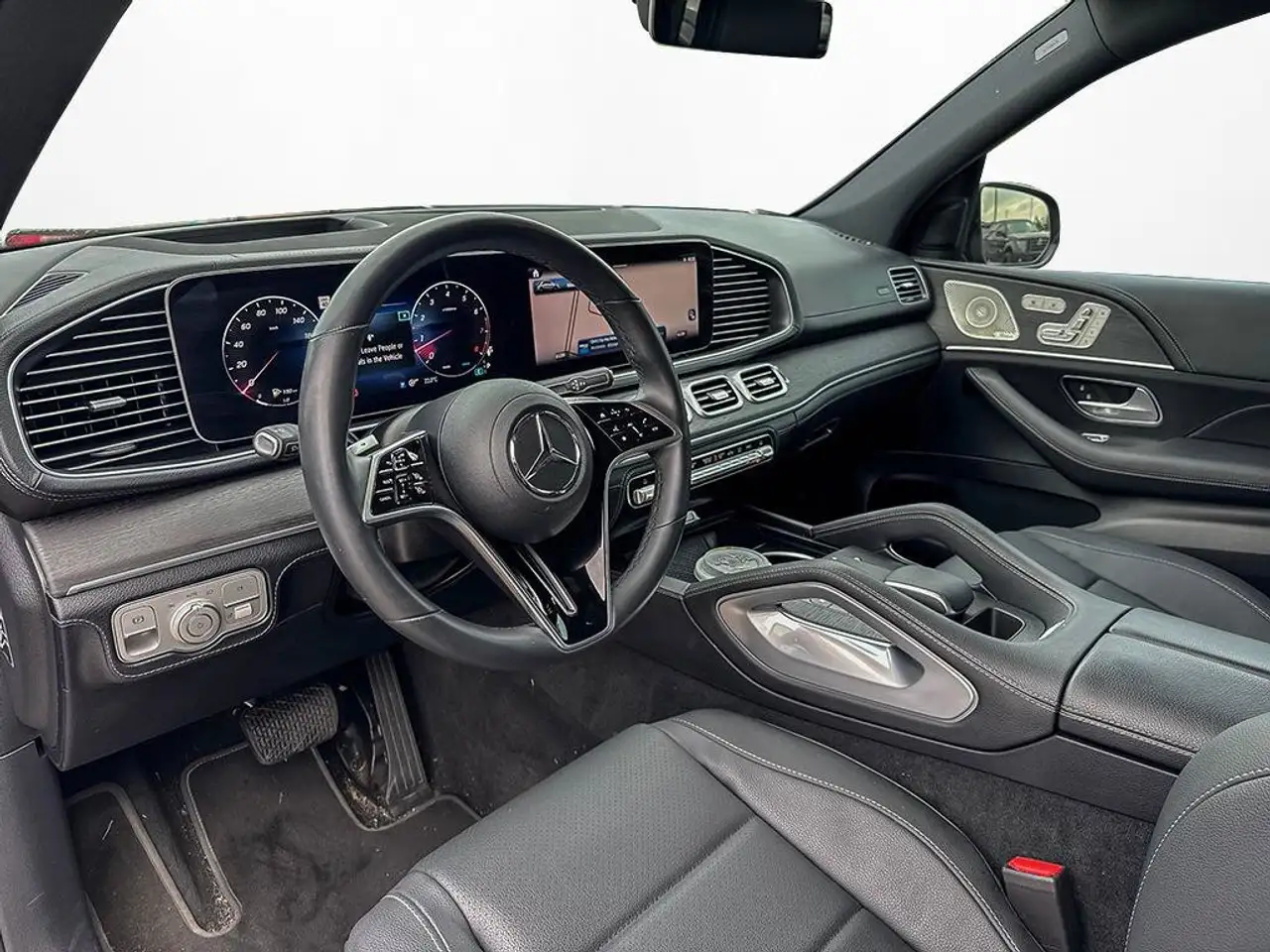 Mercedes-Benz GLE - Image 17