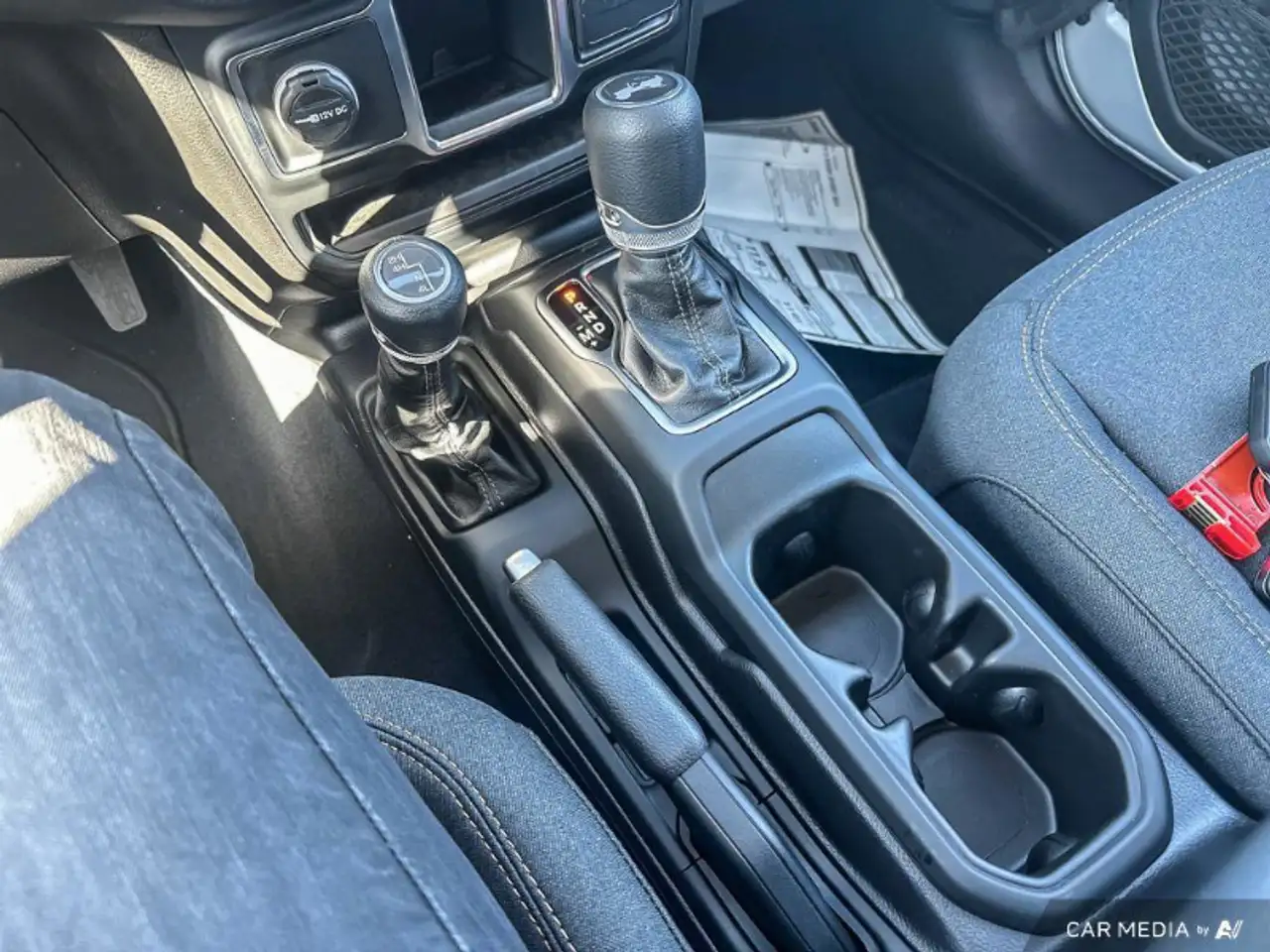 Jeep Wrangler - Image 12