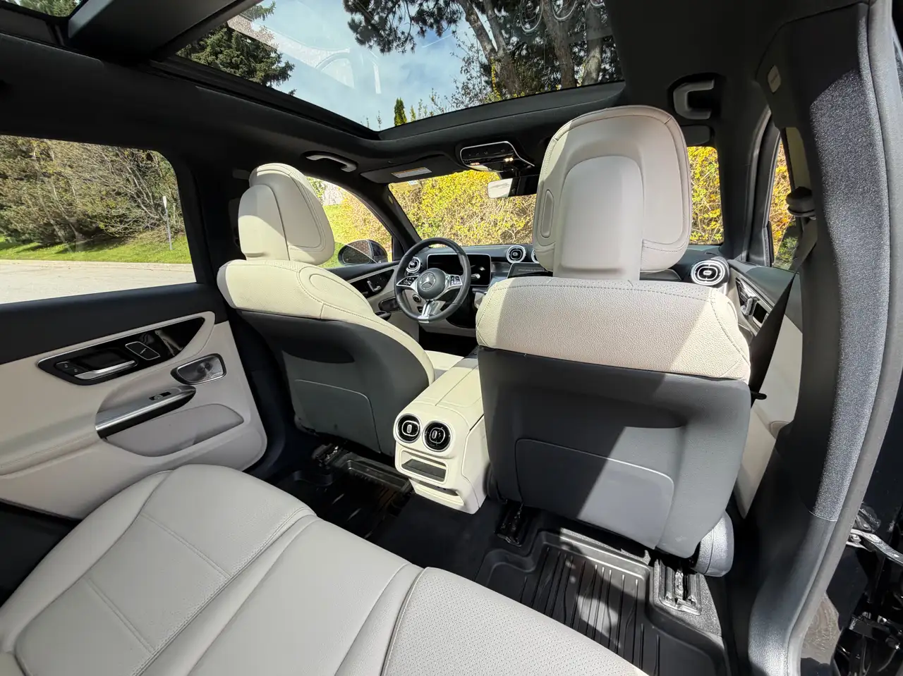 Mercedes-Benz GLC - Image 21