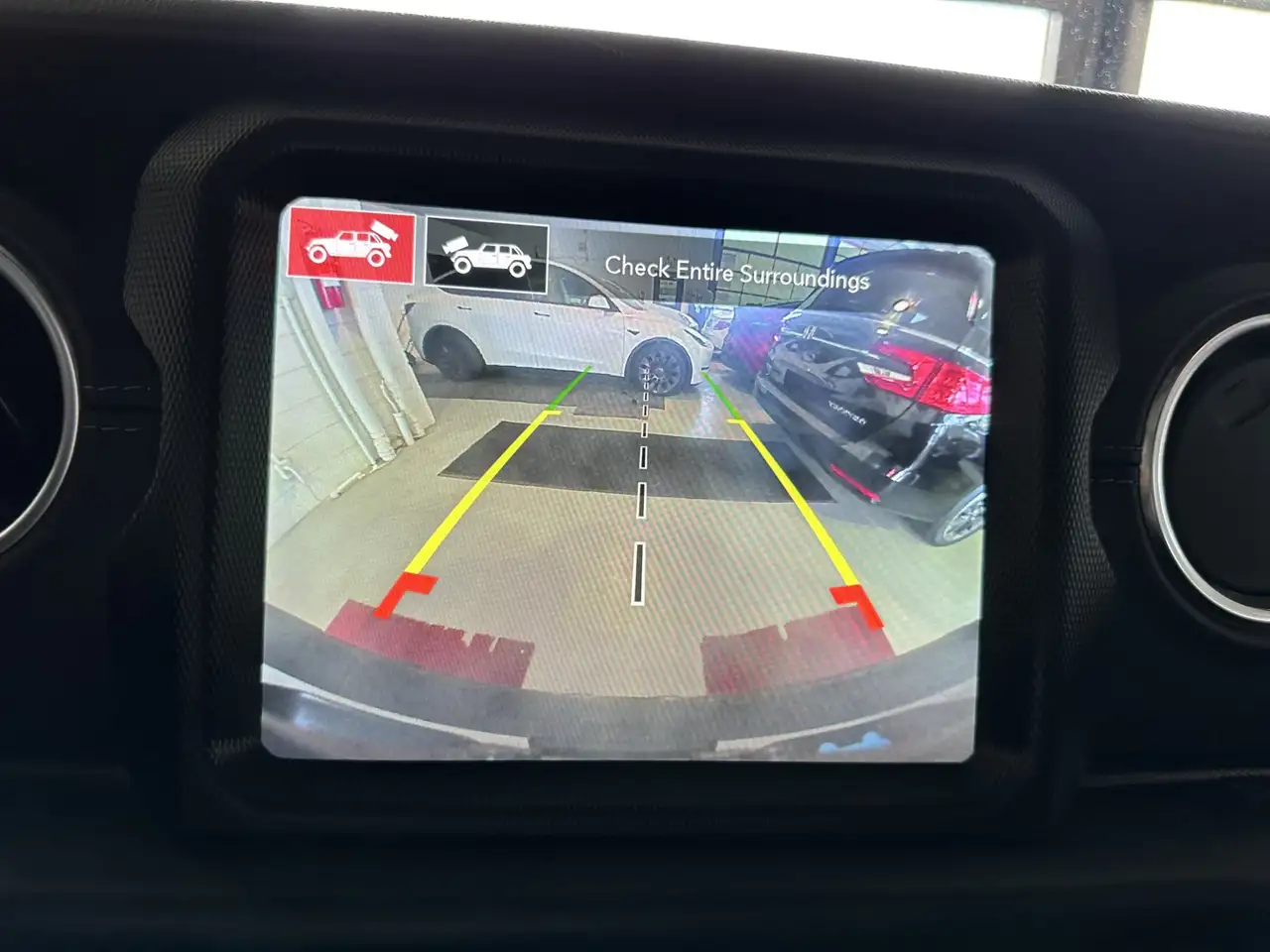 Jeep Wrangler - Image 27