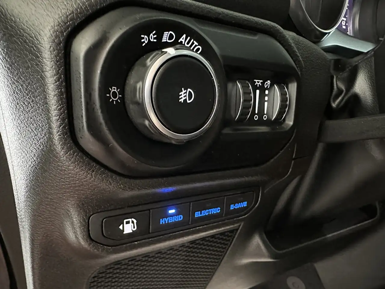 Jeep Wrangler - Image 14