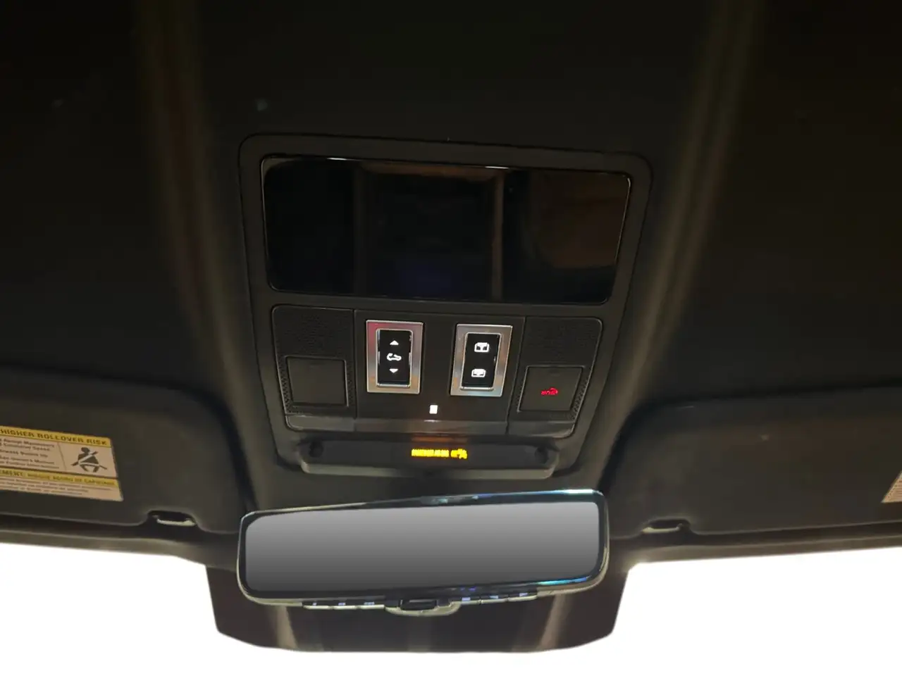 Land Rover Defender - Image 17