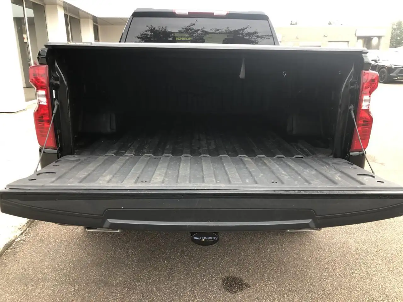 Chevrolet Silverado 1500 - Image 8