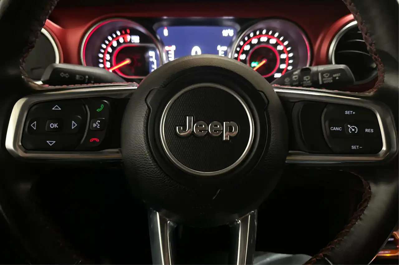 Jeep Wrangler - Image 18