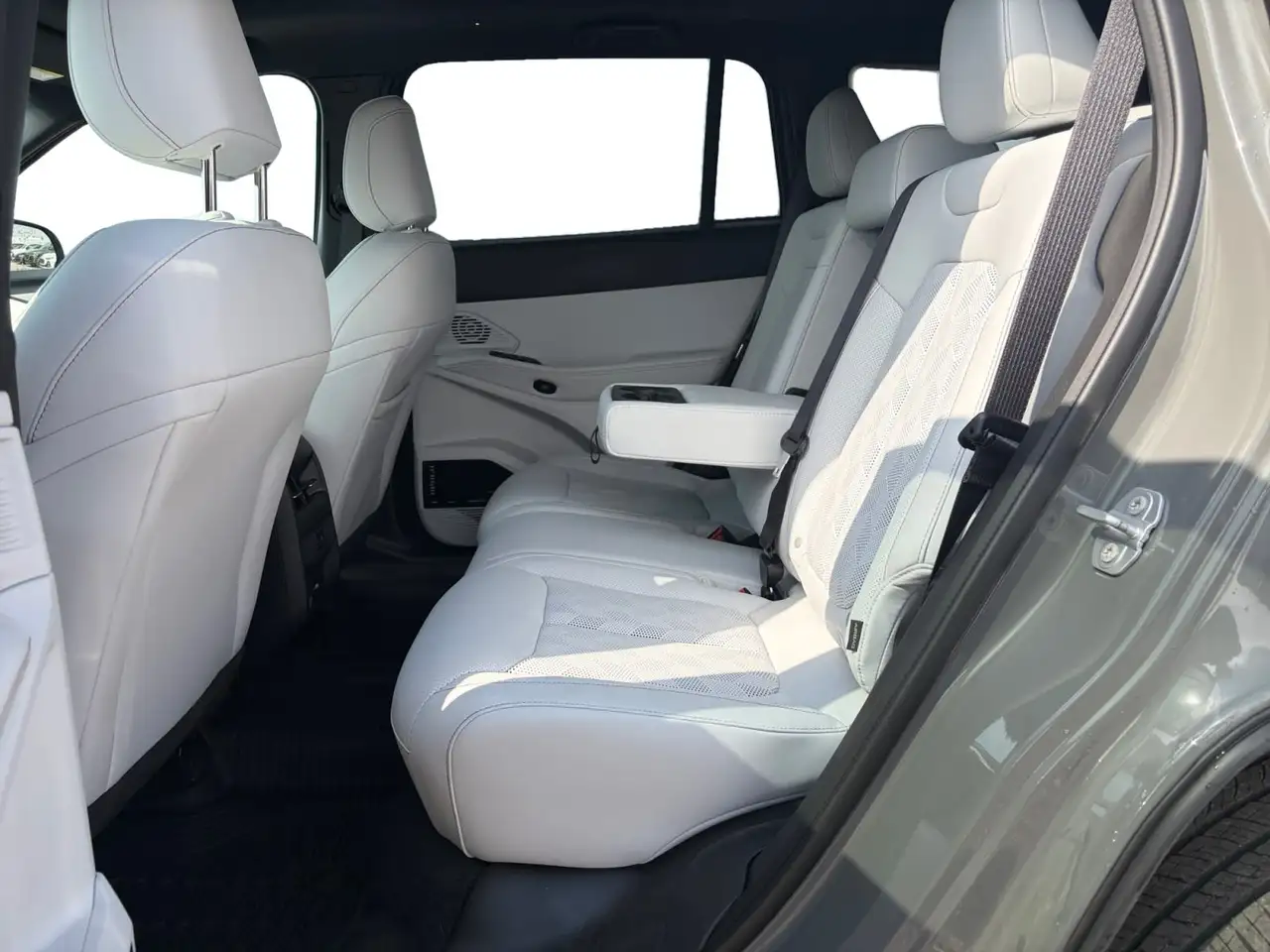 Jeep Cherokee - Image 19