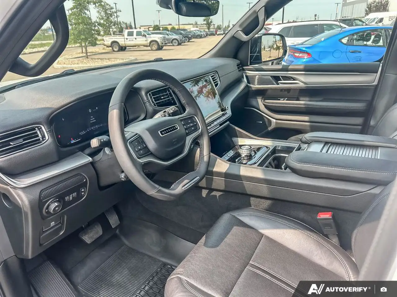 Jeep Wagoneer - Image 15