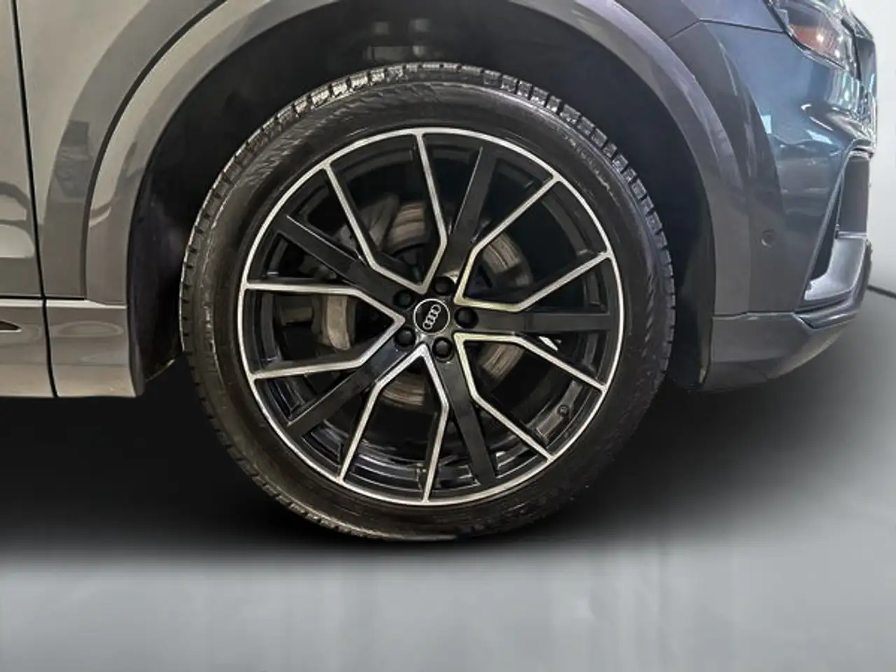 Audi Q8 - Image 11