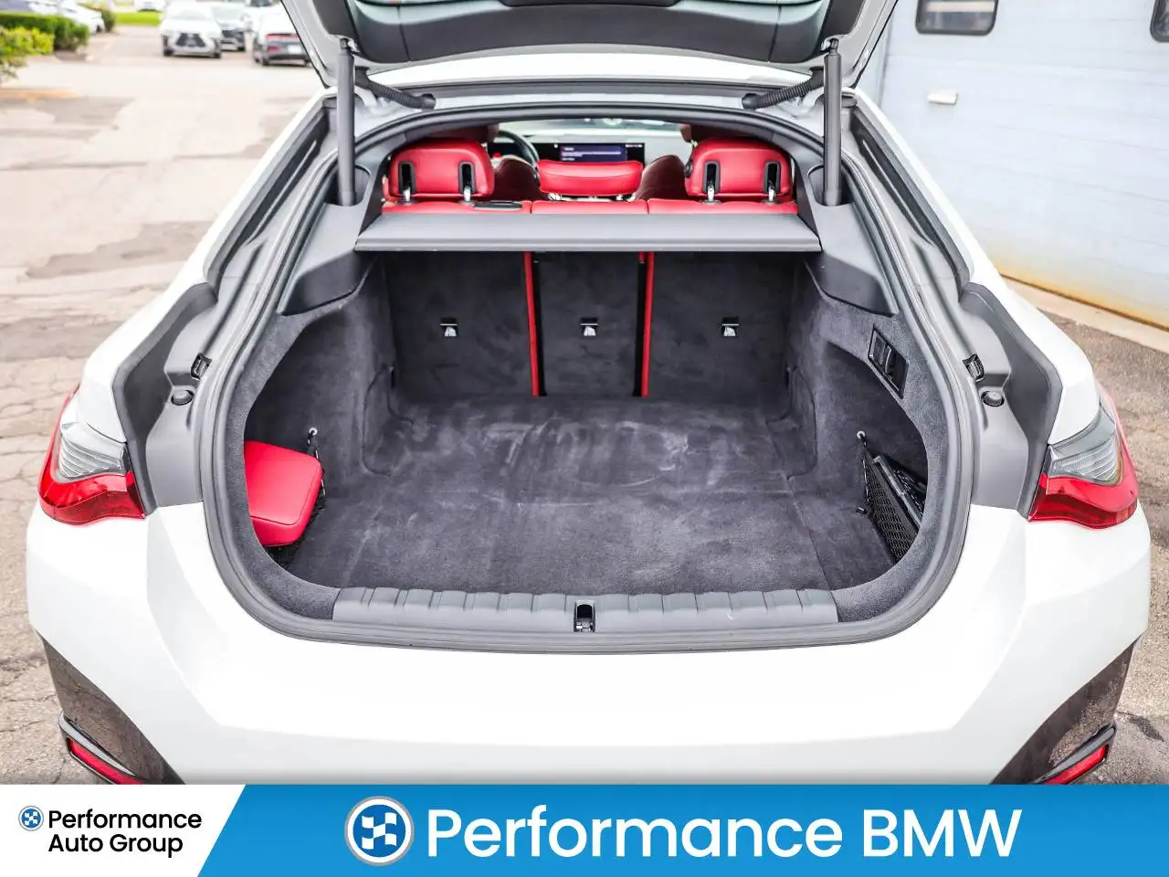 BMW i4 - Image 7
