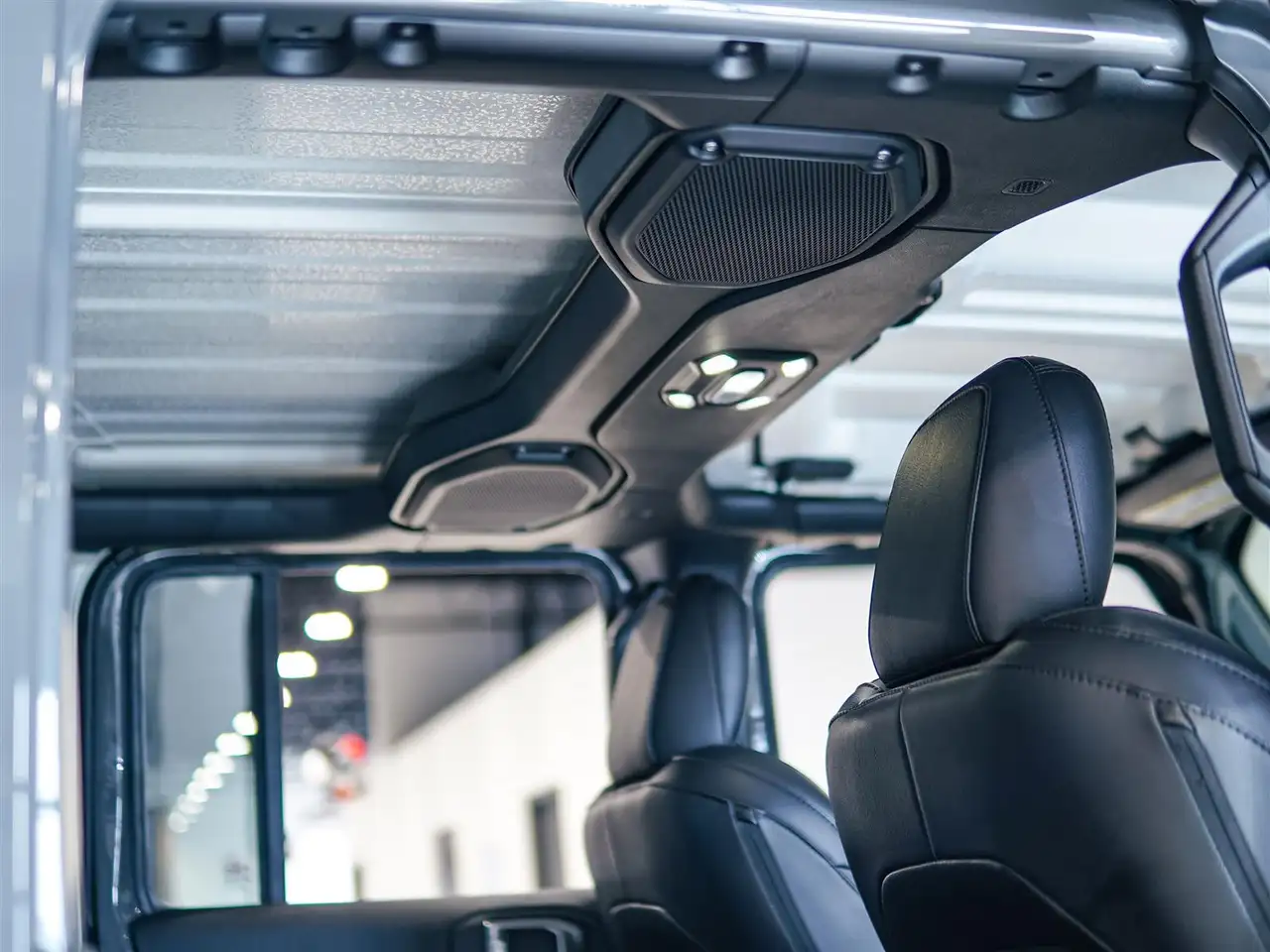 Jeep Wrangler - Image 17