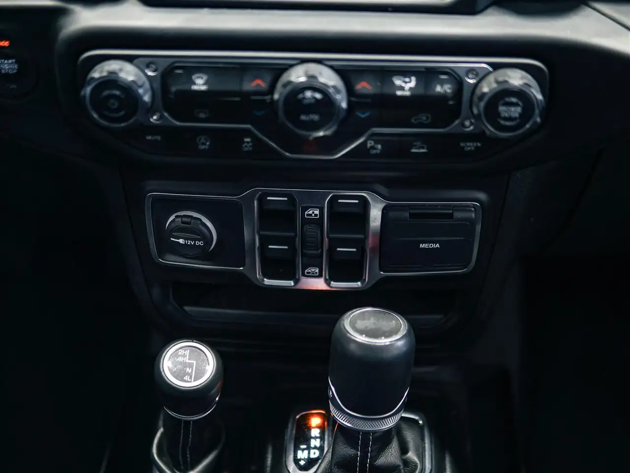 Jeep Wrangler - Image 25