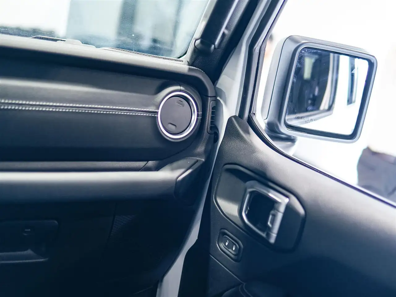 Jeep Wrangler - Image 23