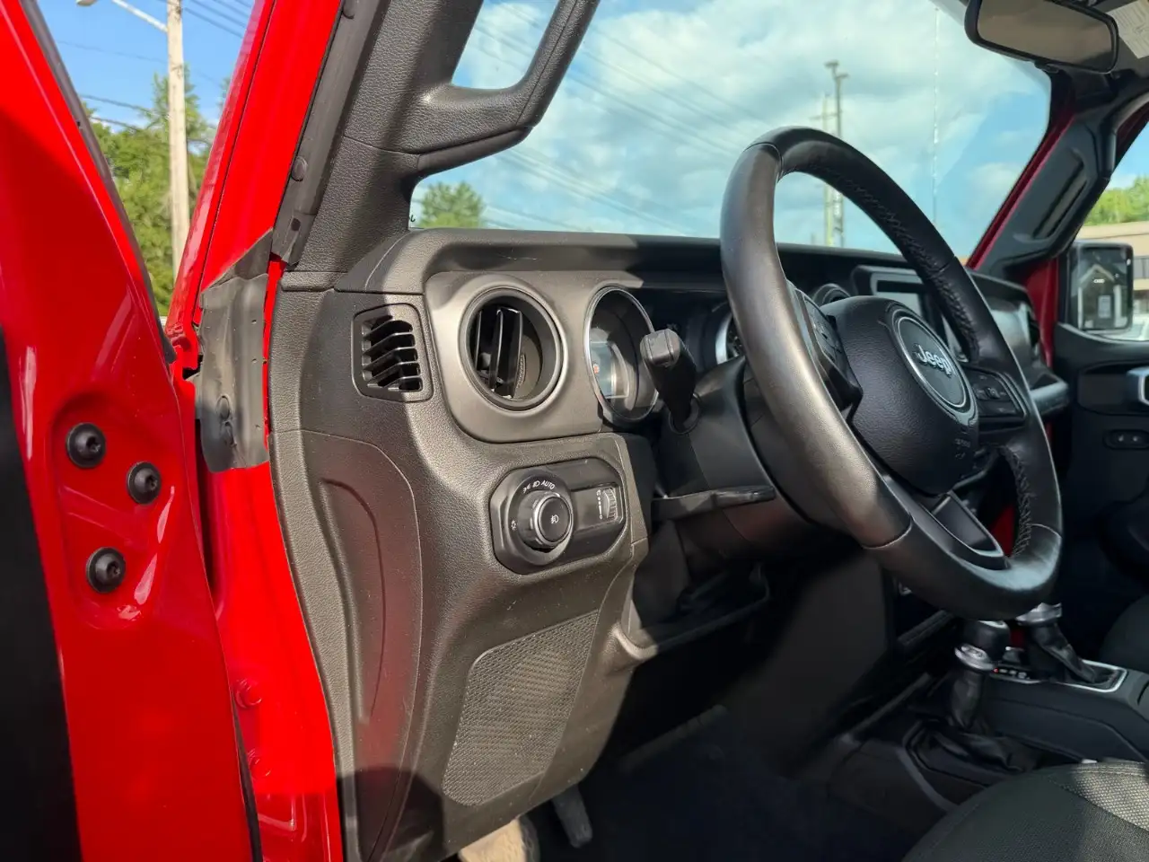 Jeep Wrangler - Image 13