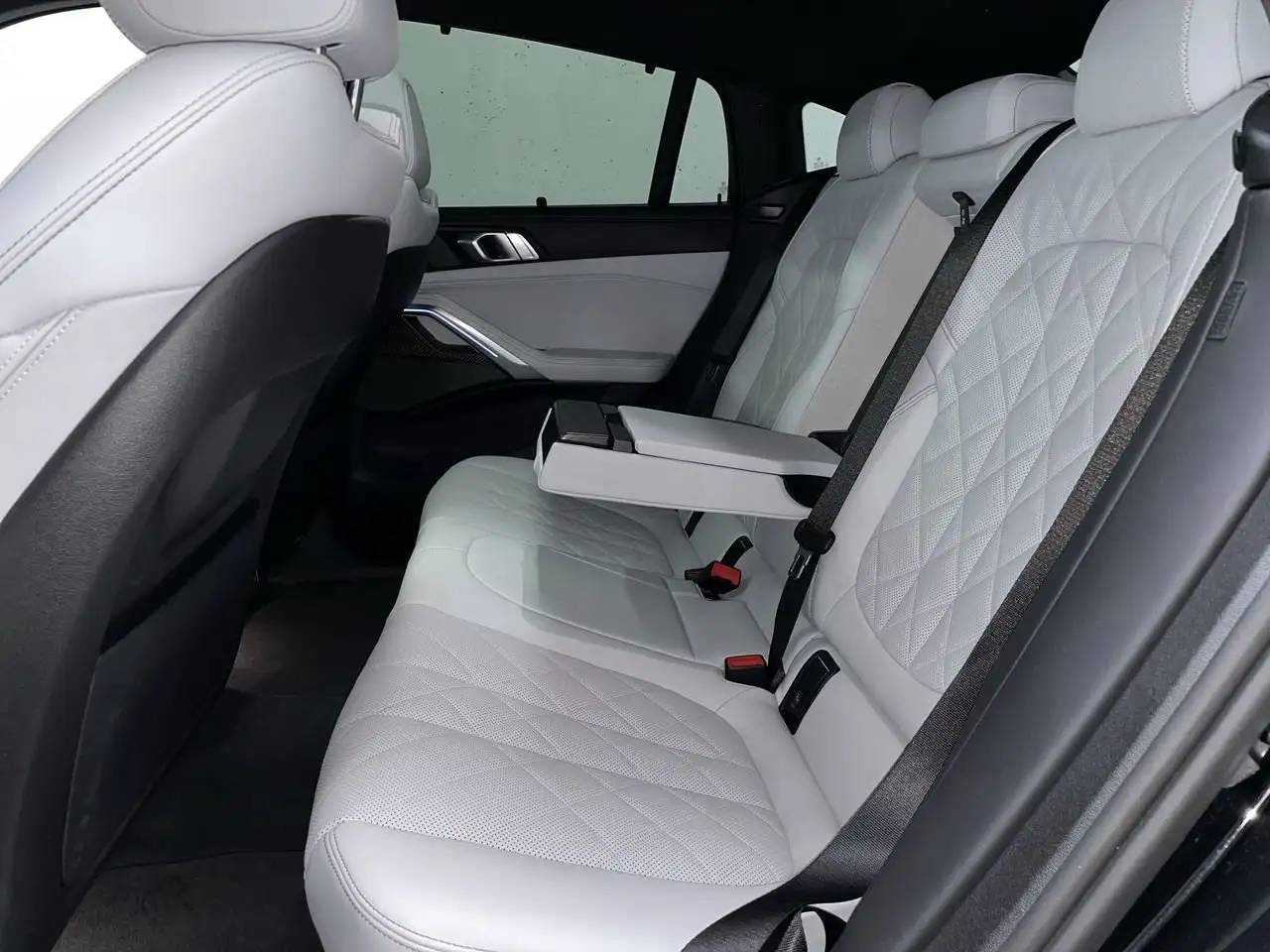 BMW X6 - Image 31