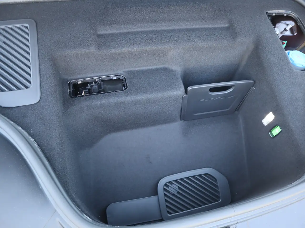 Porsche Macan - Image 27