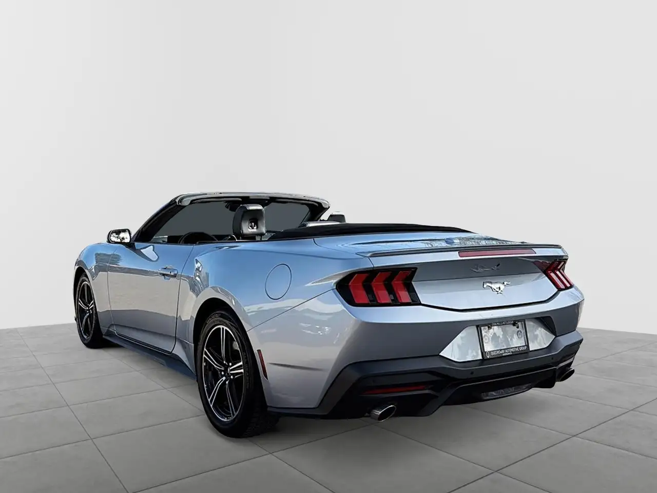 Ford Mustang - Image 4
