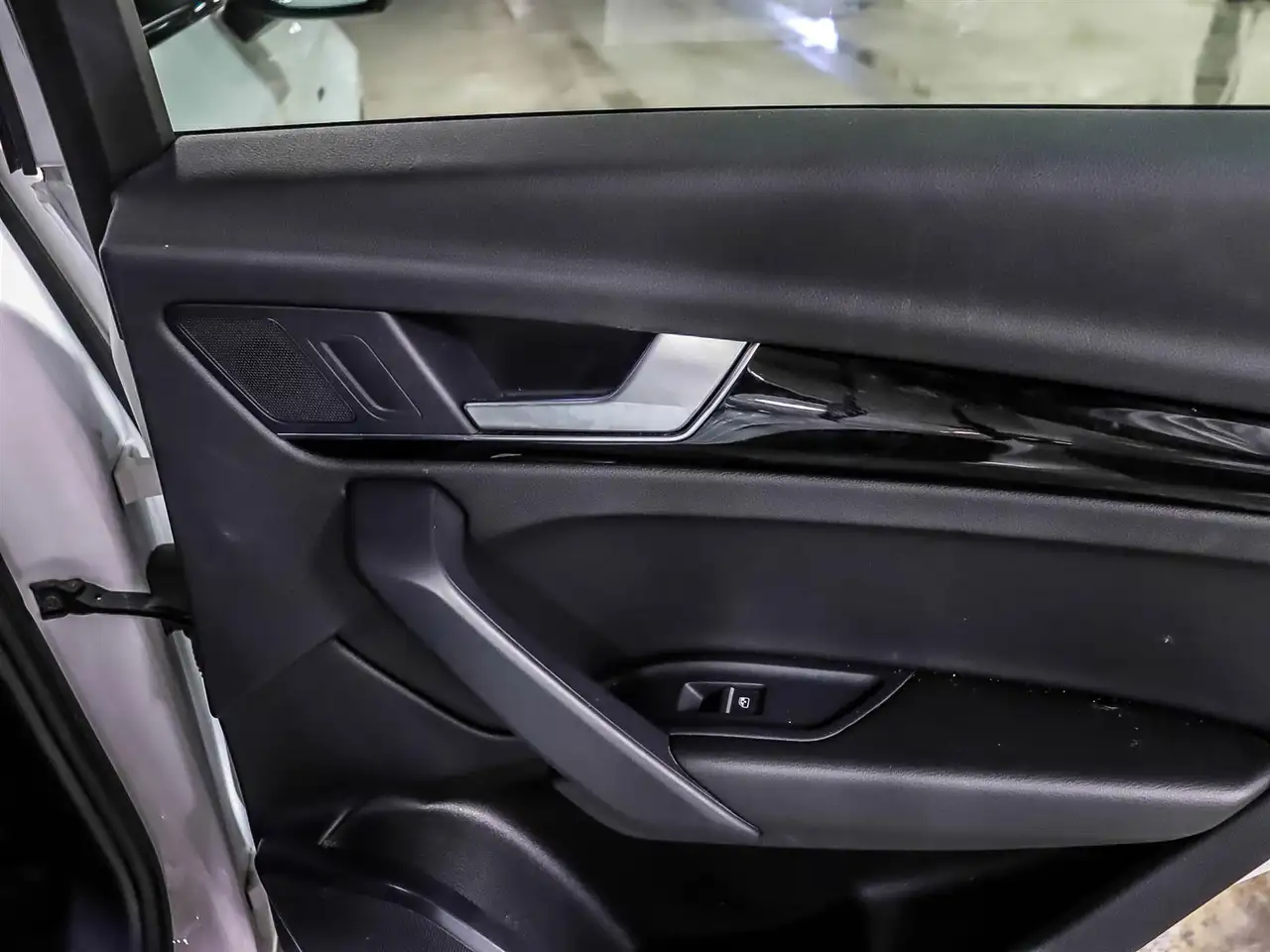 Audi Q5 - Image 13
