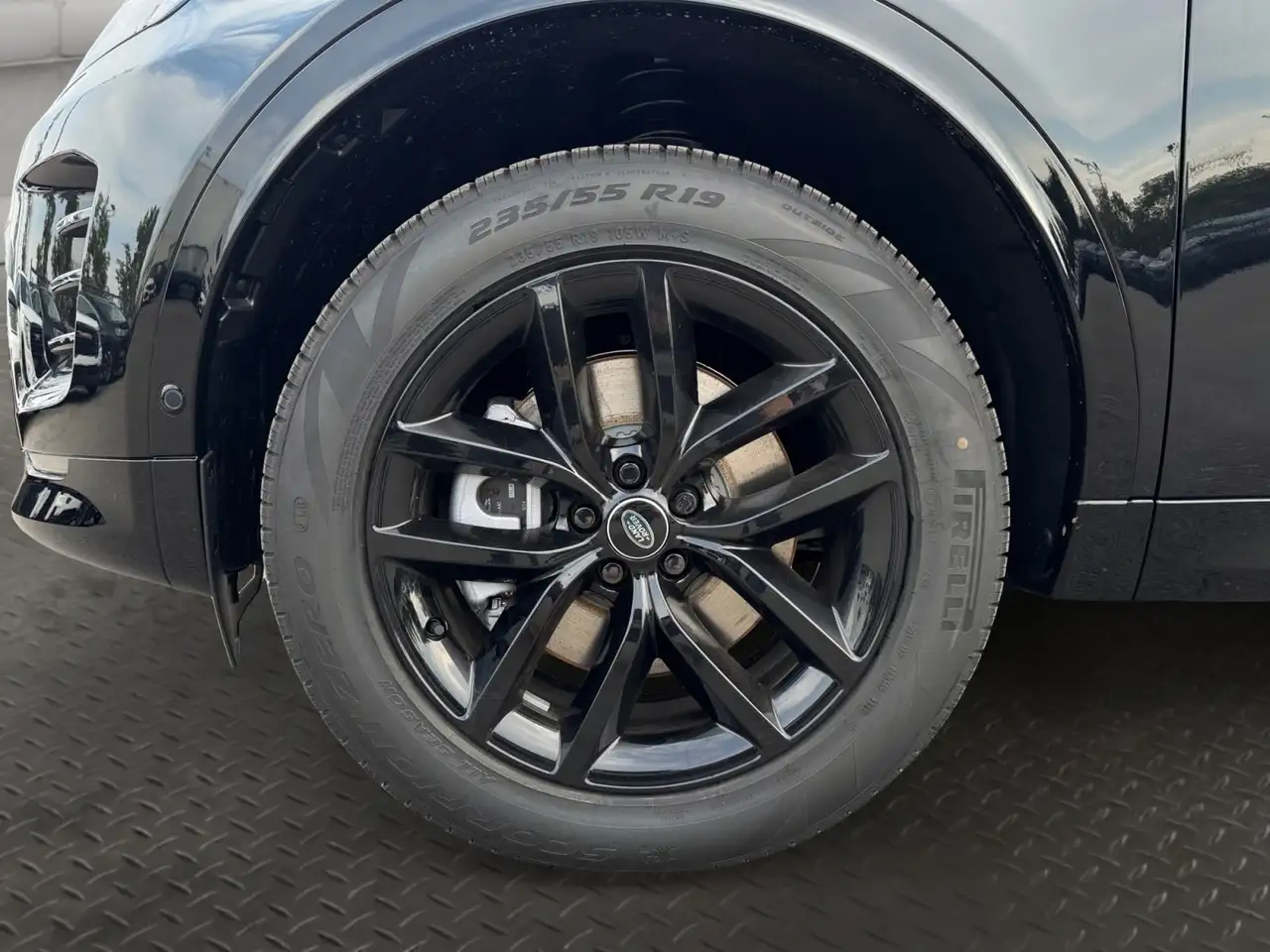 Land Rover Discovery Sport - Image 29
