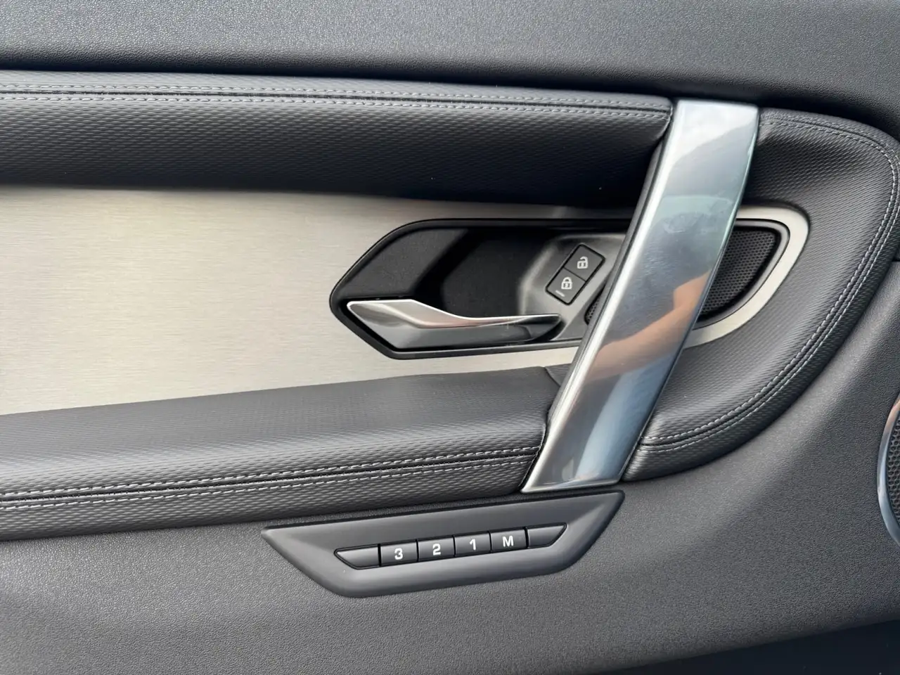 Land Rover Discovery Sport - Image 26