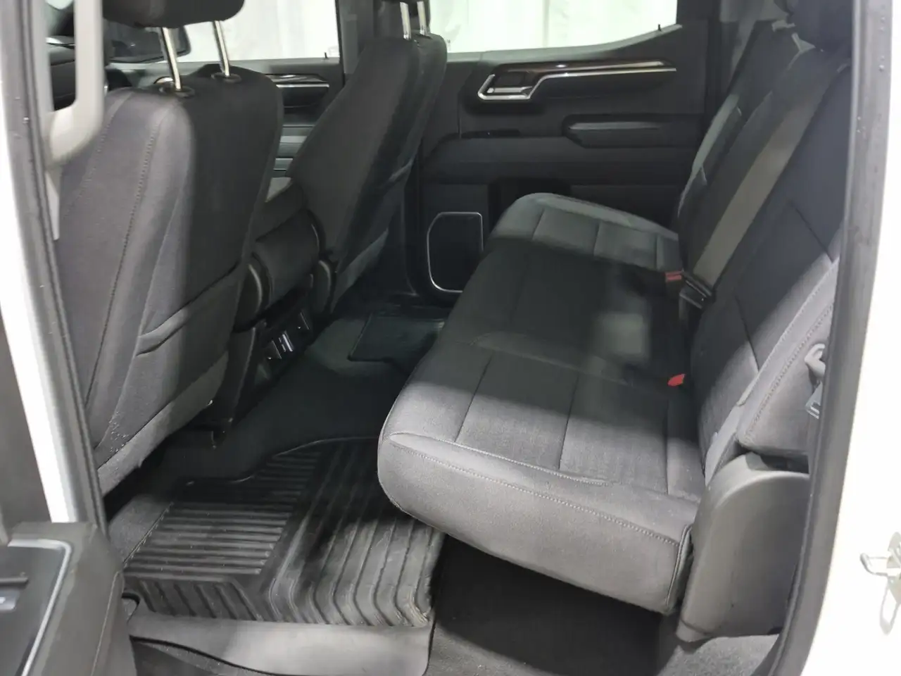 Chevrolet Silverado 1500 - Image 9