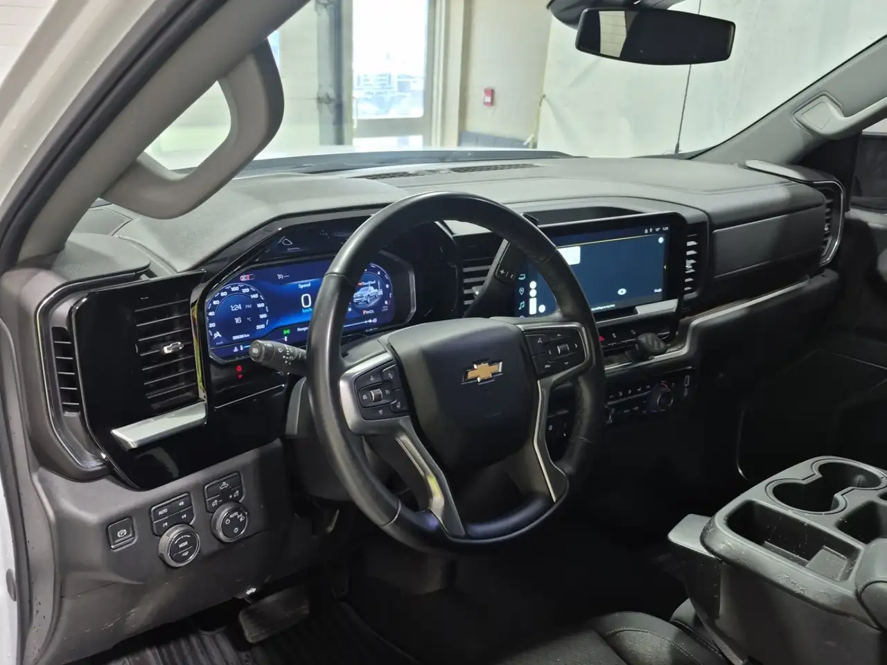 Chevrolet Silverado 1500 - Image 8