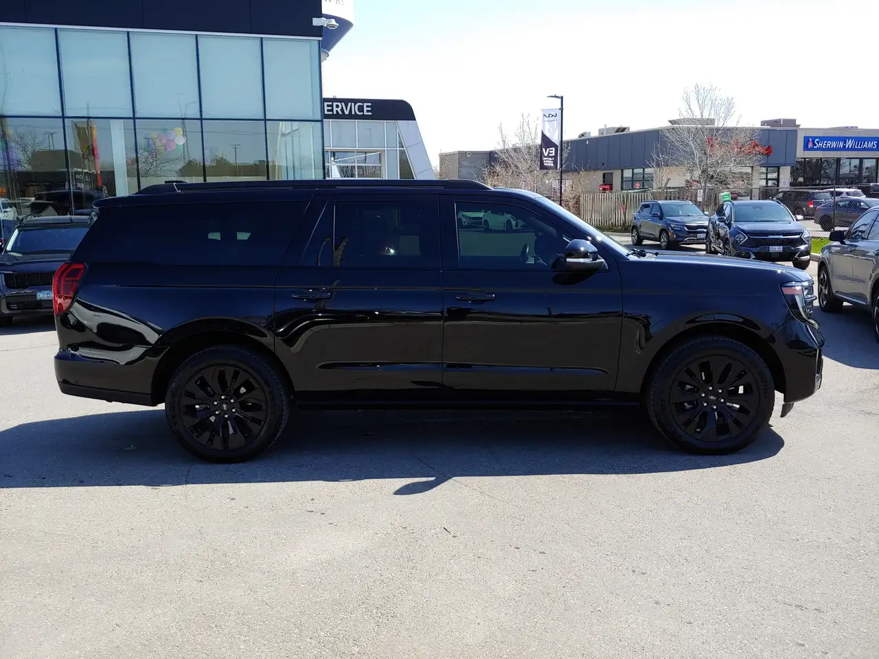 Ford Expedition - Image 8