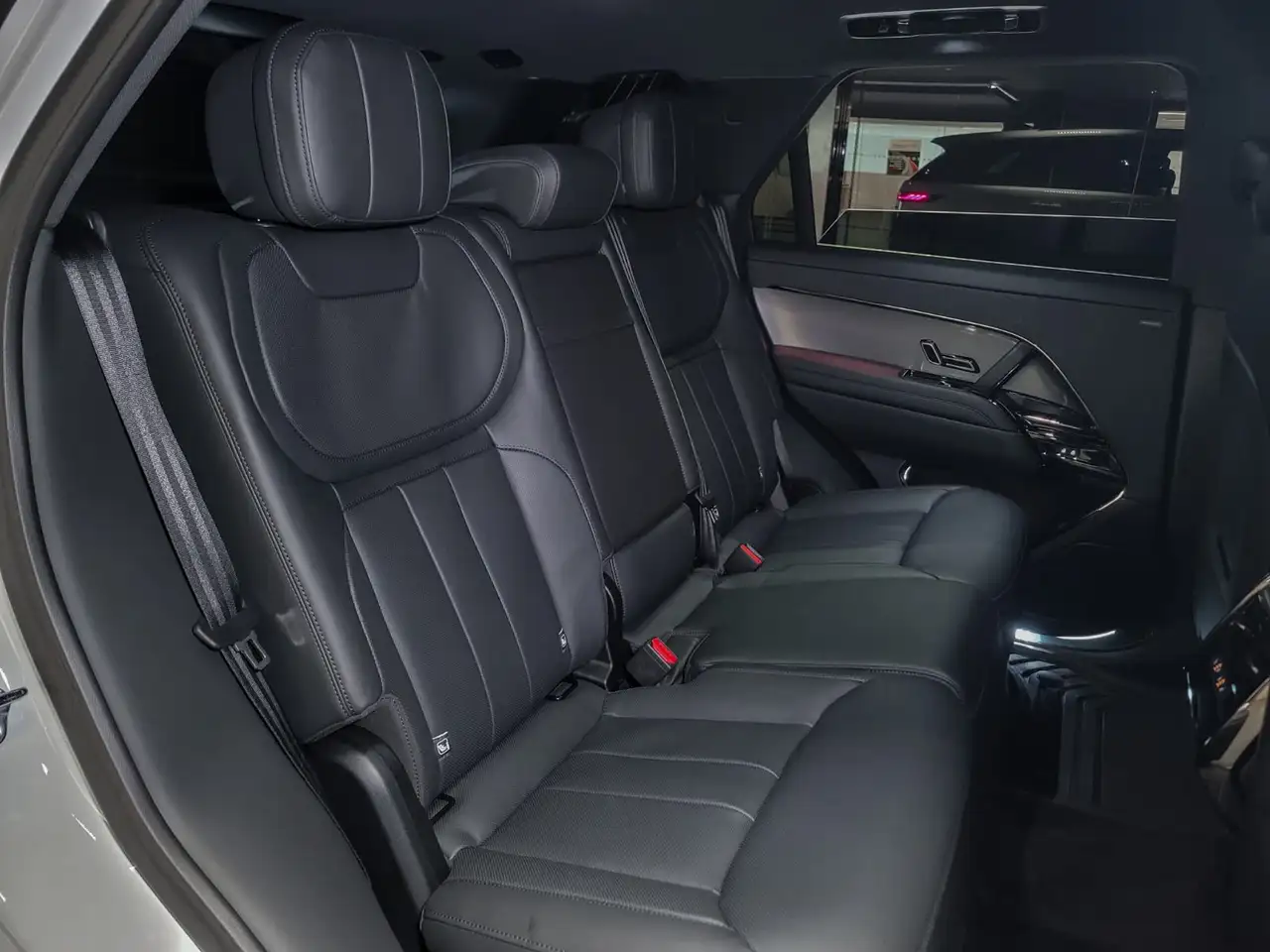 Land Rover Range Rover Sport - Image 20