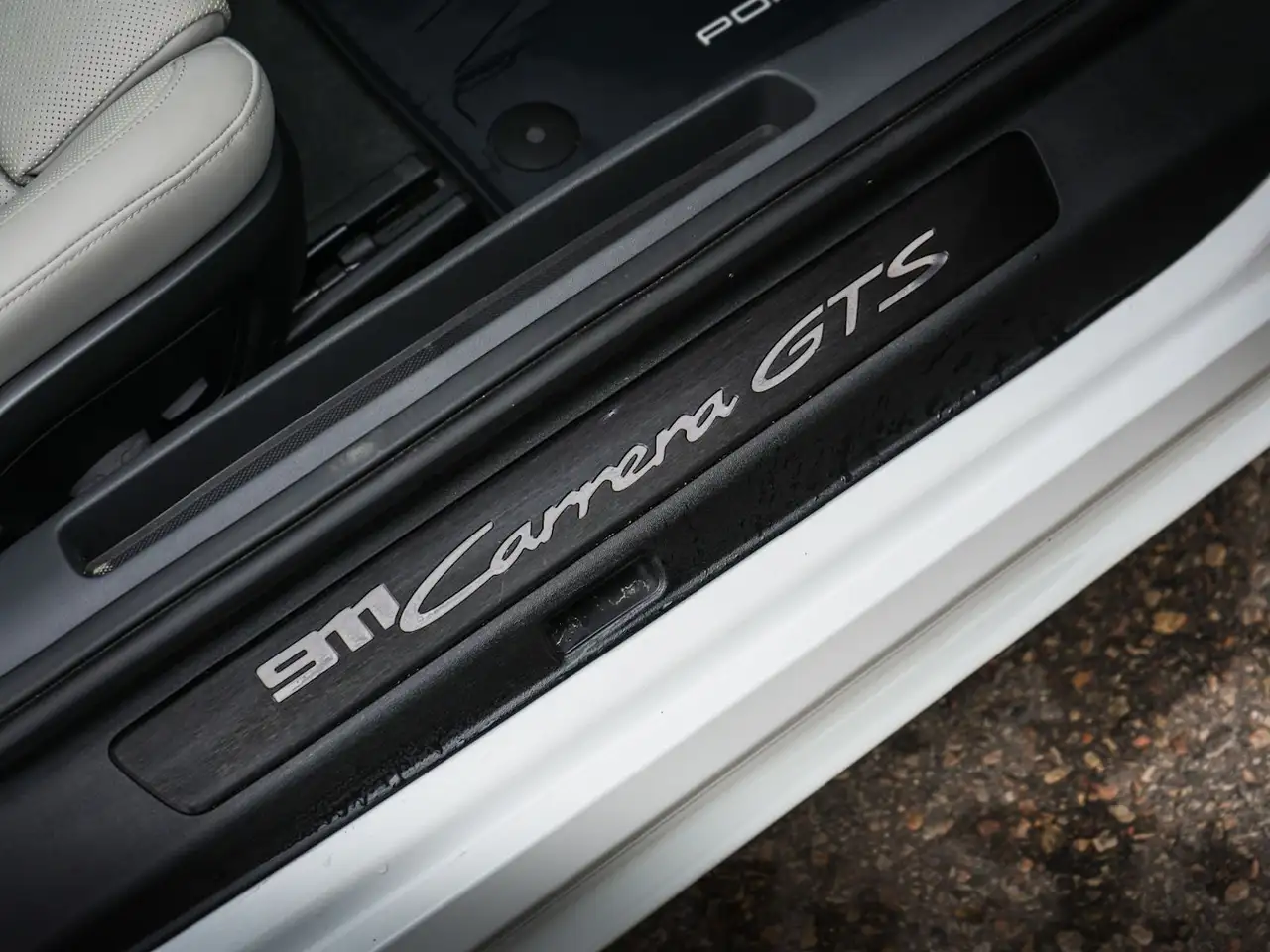 Porsche 911 - Image 19
