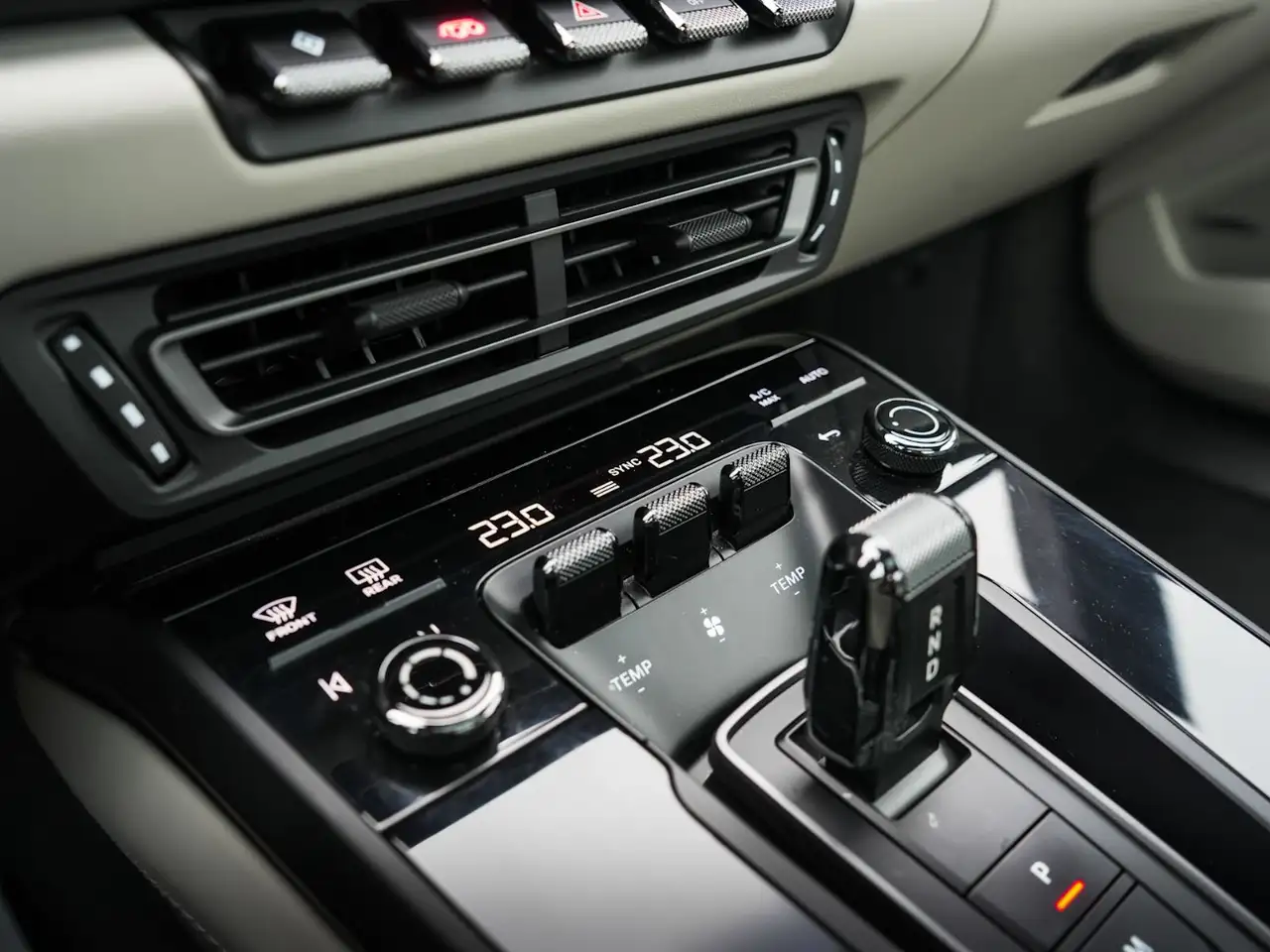 Porsche 911 - Image 25