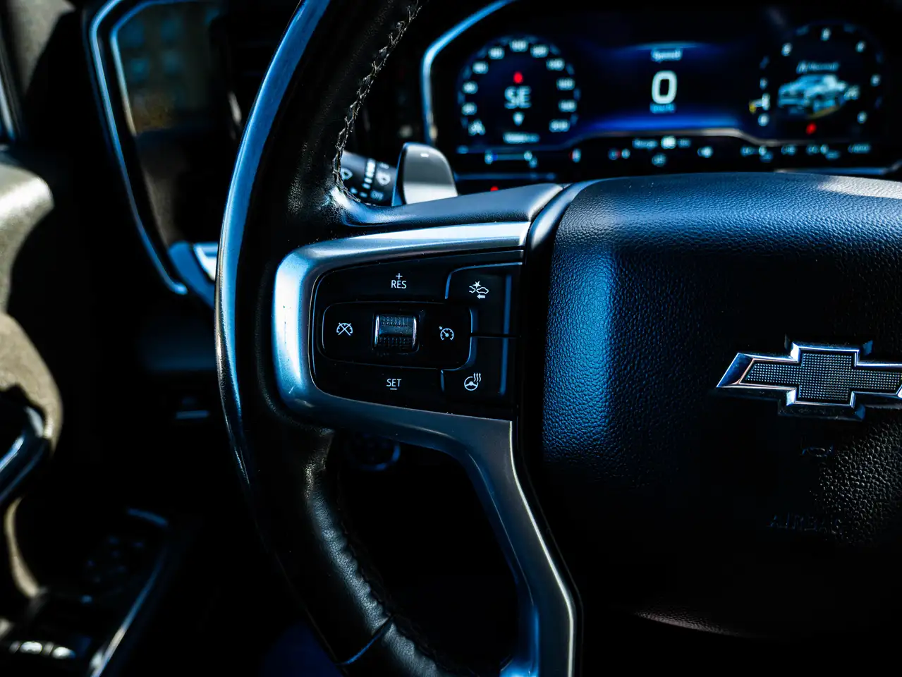 Chevrolet Silverado 1500 - Image 23