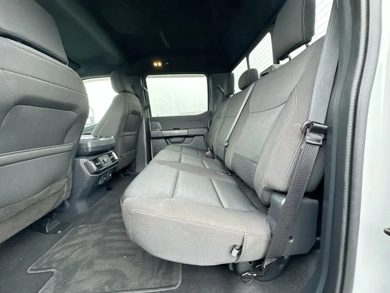 Ford F-150 - Image 34