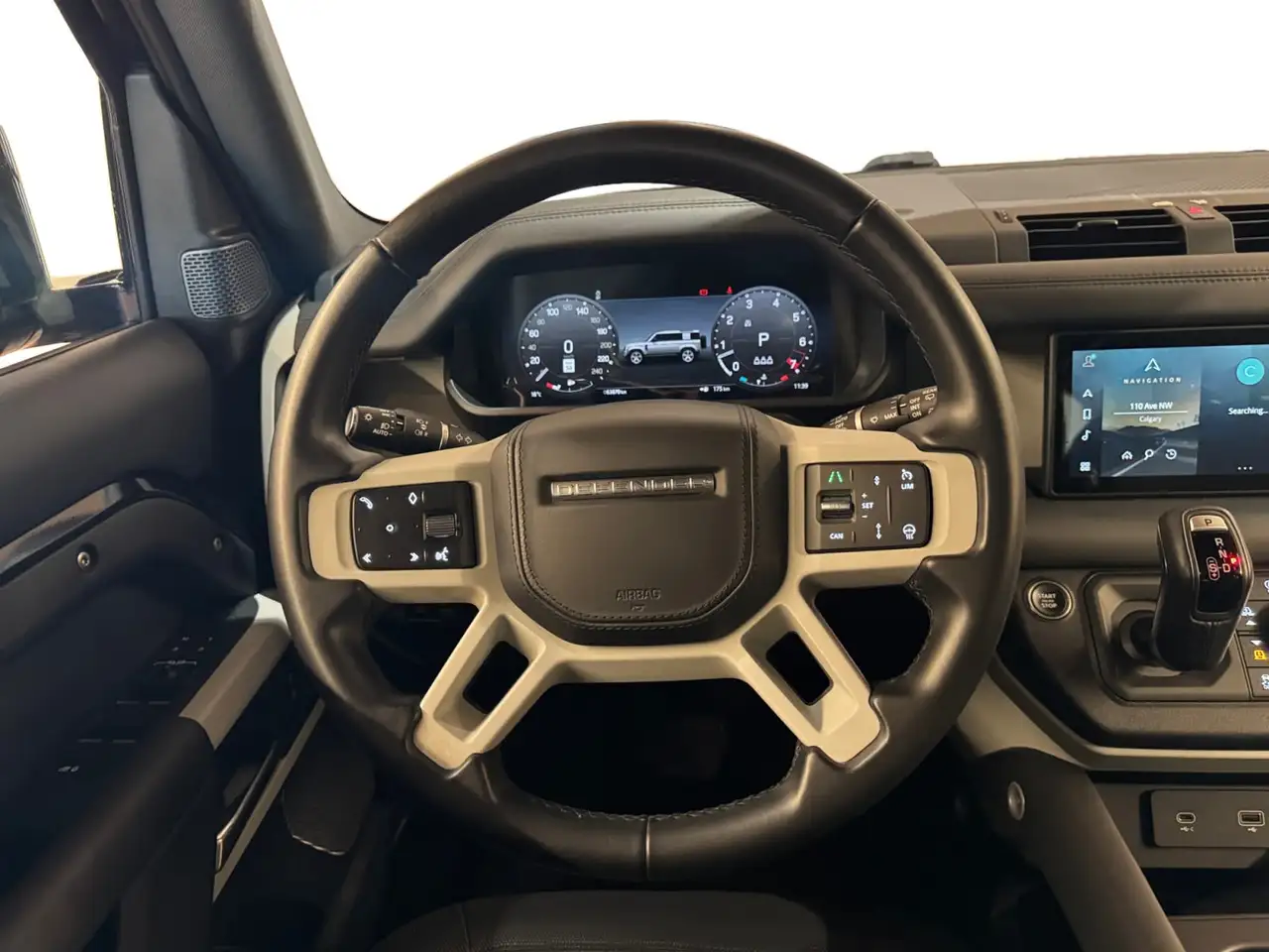 Land Rover Defender - Image 11