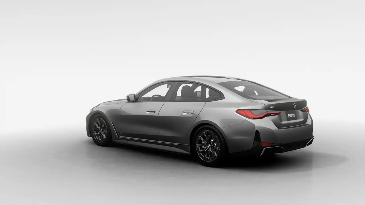 BMW i4 - Image 2