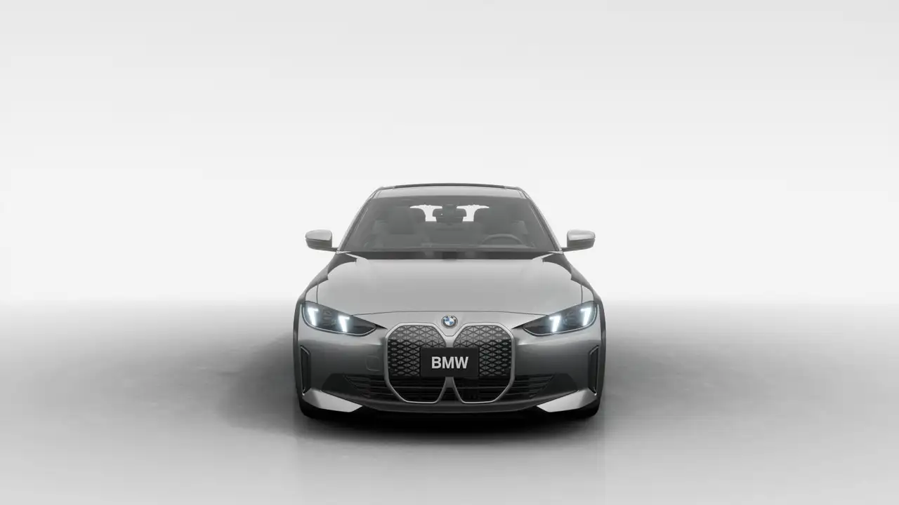 BMW i4 - Image 3