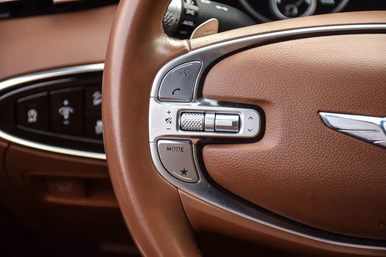 Genesis GV70 - Image 17