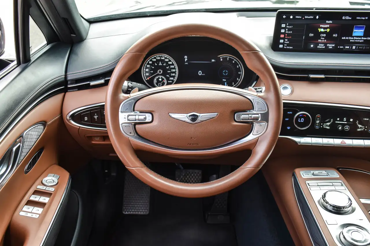 Genesis GV70 - Image 16