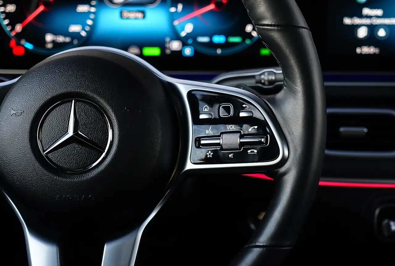 Mercedes-Benz GLE - Image 22
