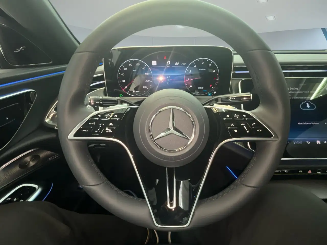 Mercedes-Benz E-Class - Image 14