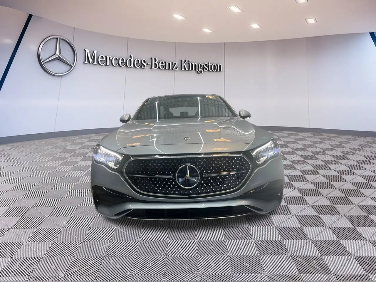 Mercedes-Benz E-Class - Image 28