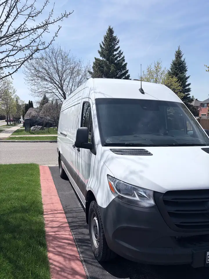 Mercedes-Benz Sprinter - Image 1