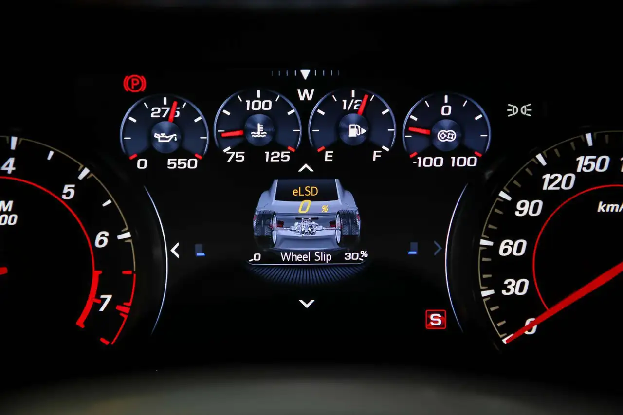 Chevrolet Camaro - Image 30