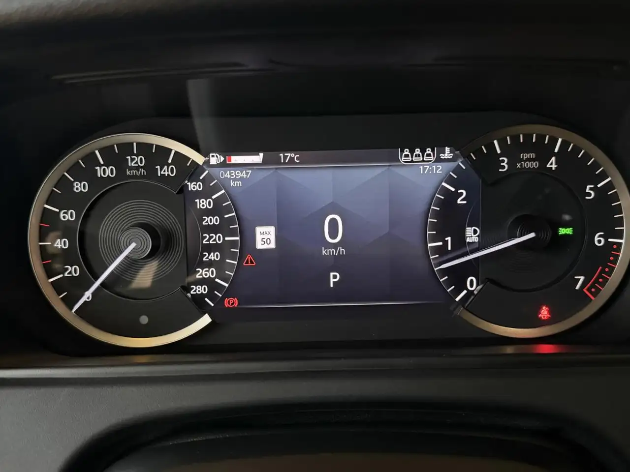 Land Rover Range Rover Velar - Image 17