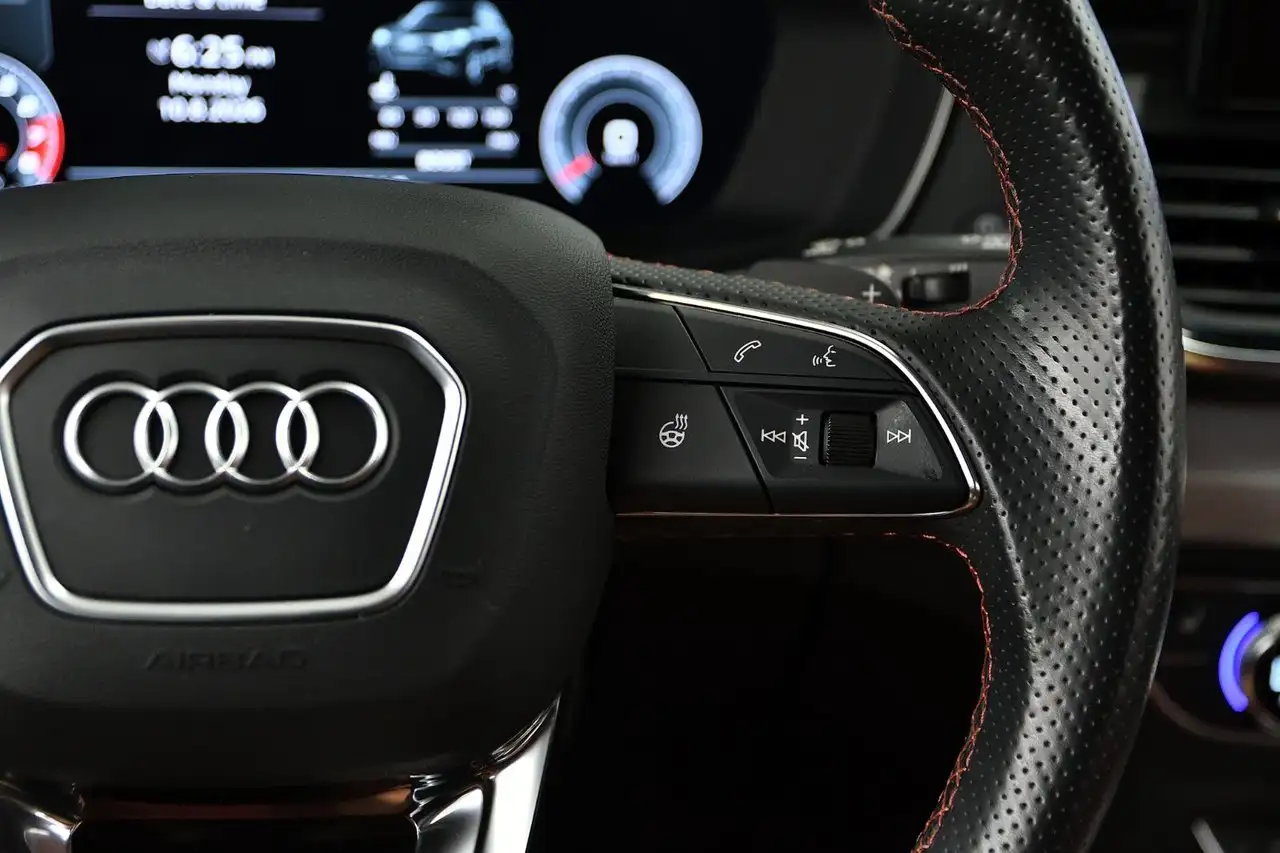 Audi SQ5 - Image 19