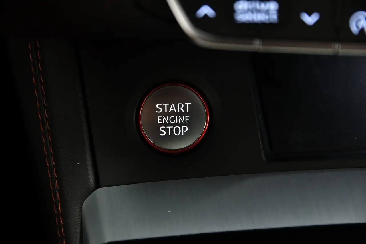 Audi SQ5 - Image 23