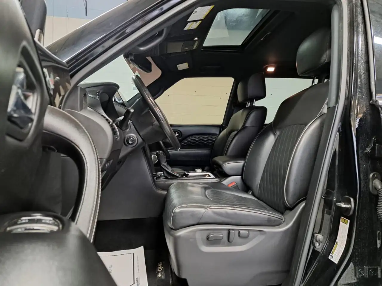 Infiniti QX80 - Image 9
